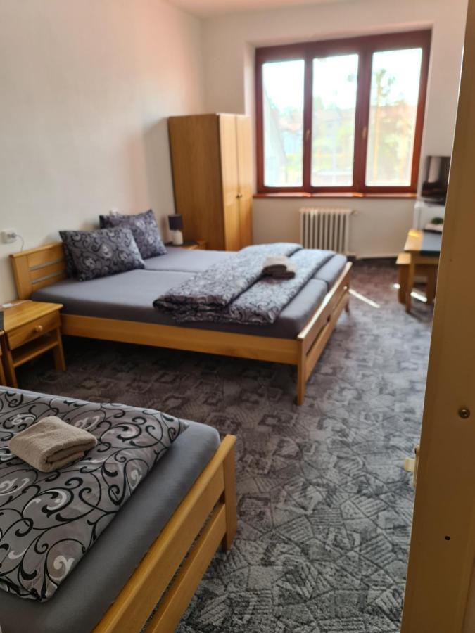 Hotel Koruna Rožnov pod Radhoštěm Екстериор снимка
