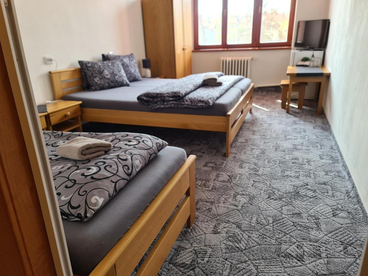 Hotel Koruna Rožnov pod Radhoštěm Екстериор снимка