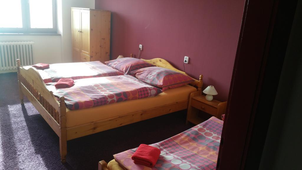 Hotel Koruna Rožnov pod Radhoštěm Стая снимка