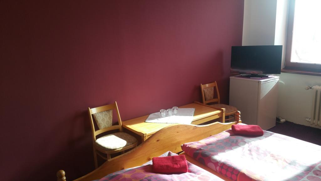 Hotel Koruna Rožnov pod Radhoštěm Стая снимка