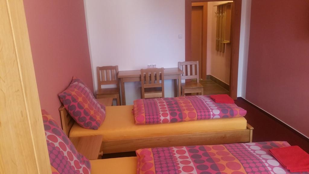Hotel Koruna Rožnov pod Radhoštěm Стая снимка
