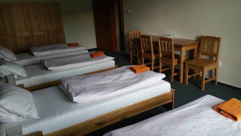 Hotel Koruna Rožnov pod Radhoštěm Стая снимка