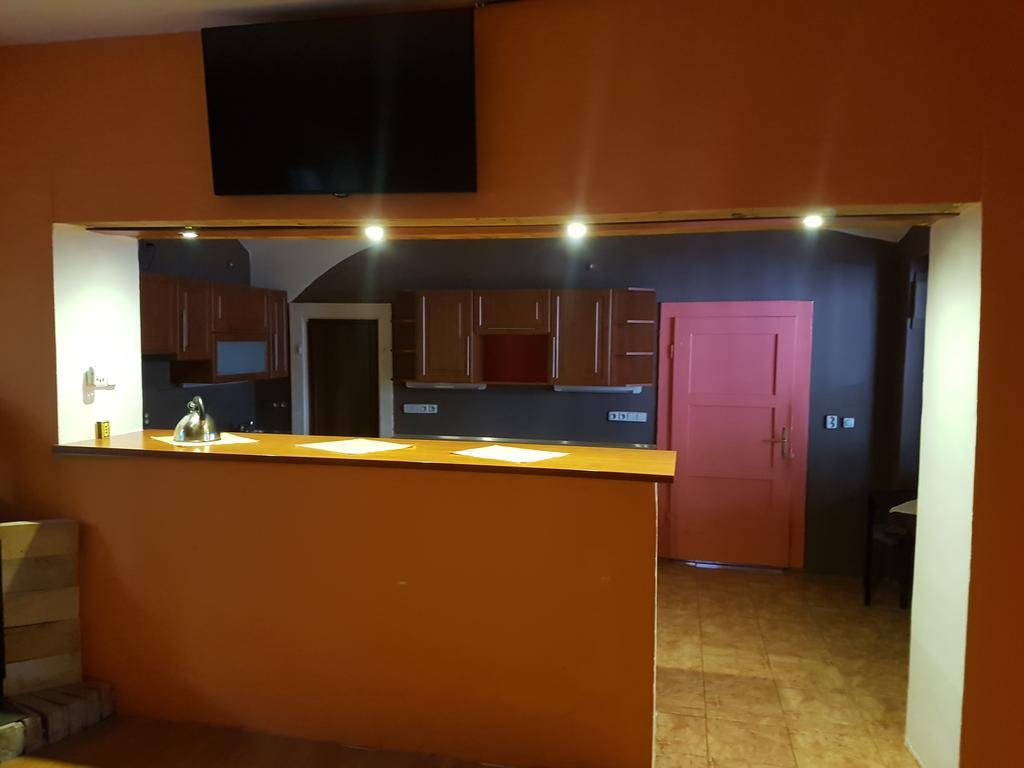 Hotel Koruna Rožnov pod Radhoštěm Екстериор снимка