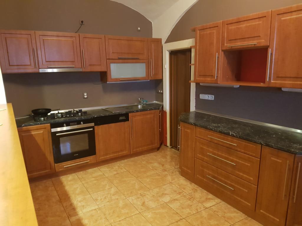 Hotel Koruna Rožnov pod Radhoštěm Екстериор снимка