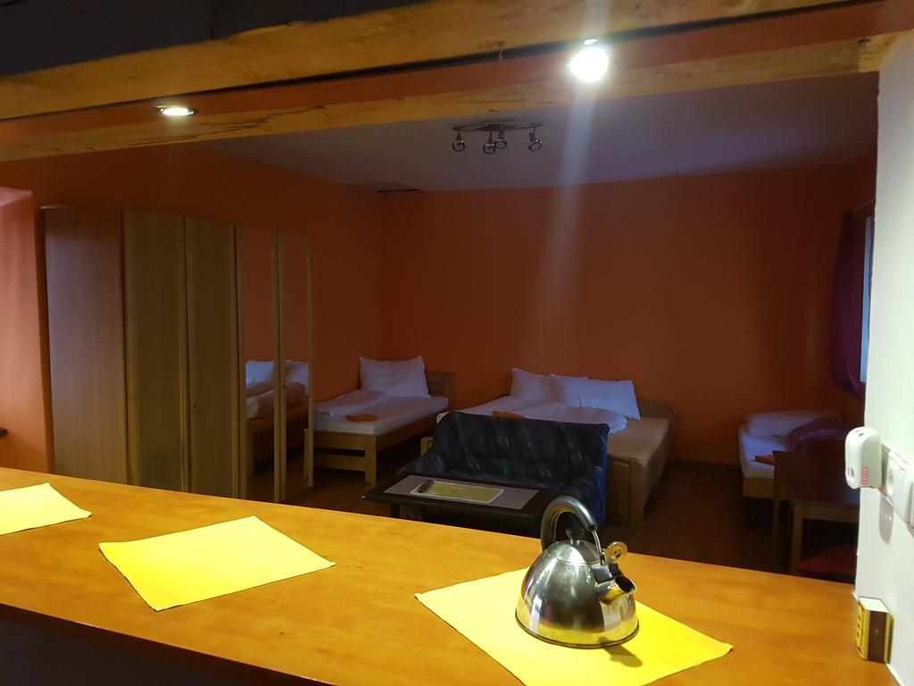 Hotel Koruna Rožnov pod Radhoštěm Екстериор снимка