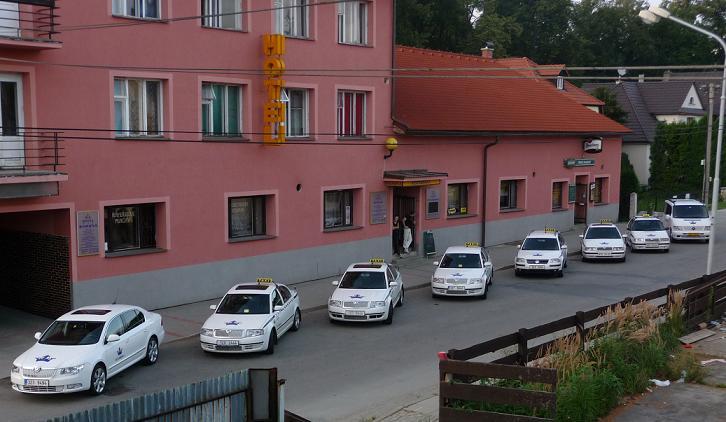 Hotel Koruna Rožnov pod Radhoštěm Екстериор снимка