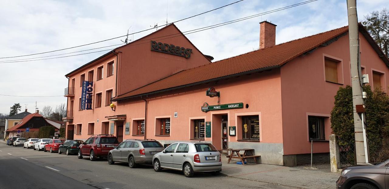 Hotel Koruna Rožnov pod Radhoštěm Екстериор снимка
